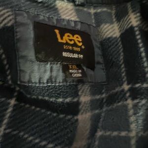 Lee insulated button up